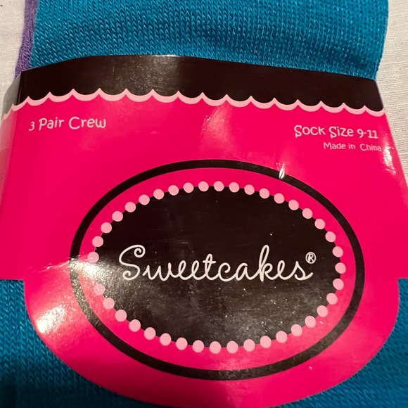 🎂🍰 SWEETCAKES Cozy Socks 🧦🧦 - Picture 3 of 3
